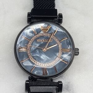 Ladies Watch with Magnetic Clasp in Black and Grey